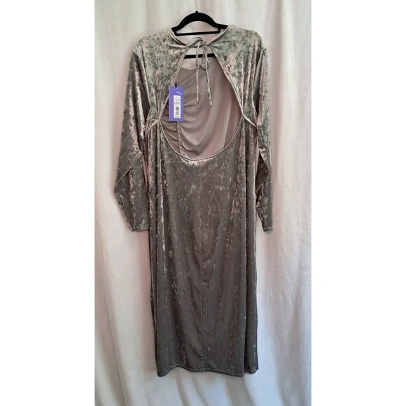 Future Collective Silver Velvet Ruched Long Sleeve Open Back Dress Size 3X NWT - Picture 7 of 16